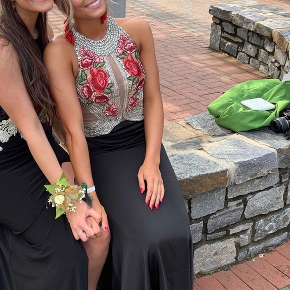 PROM DRESS - Picture 2 of 5